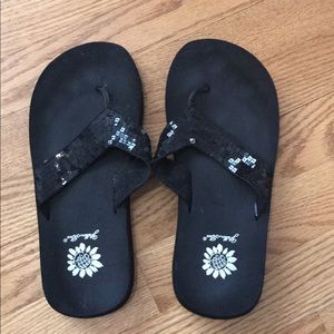 Yellowbox Flip Flops size 7